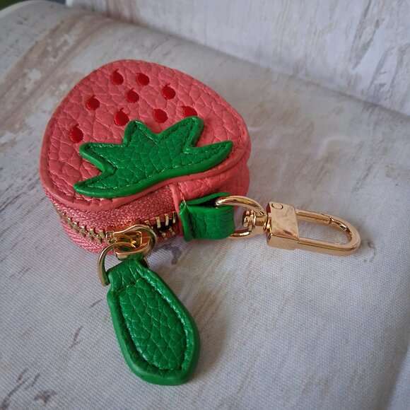 Strawberry Pouch Coin Purse Fruit Keychain NEW - Picture 3 of 5